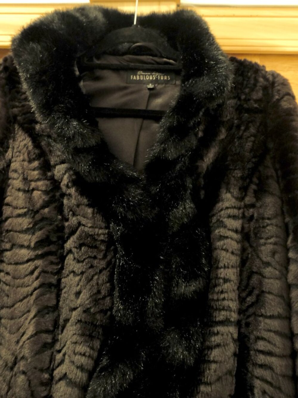 DONNA SALYERS FABULOUS FURS~Full Length Black Mink Faux Fur  Coat~LIKE NEW - Picture 4 of 4